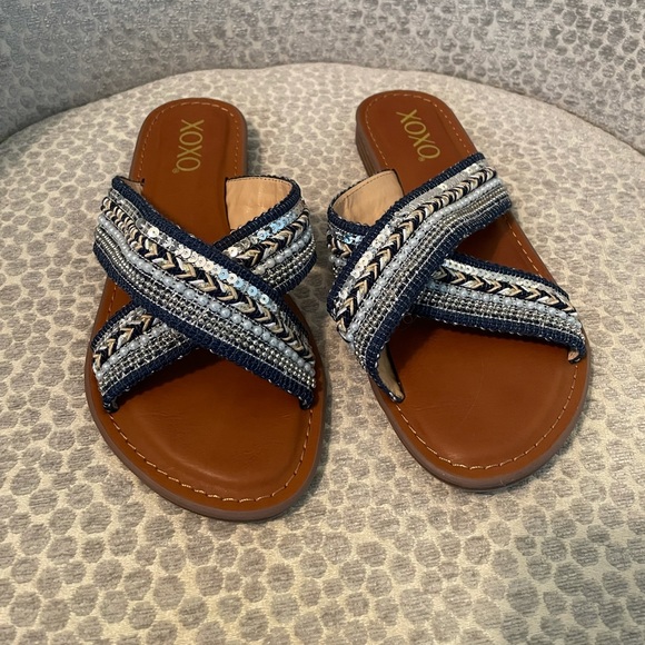 XOXO Blue Beaded Sandals - worn once! Size 8.5 - Picture 3 of 4